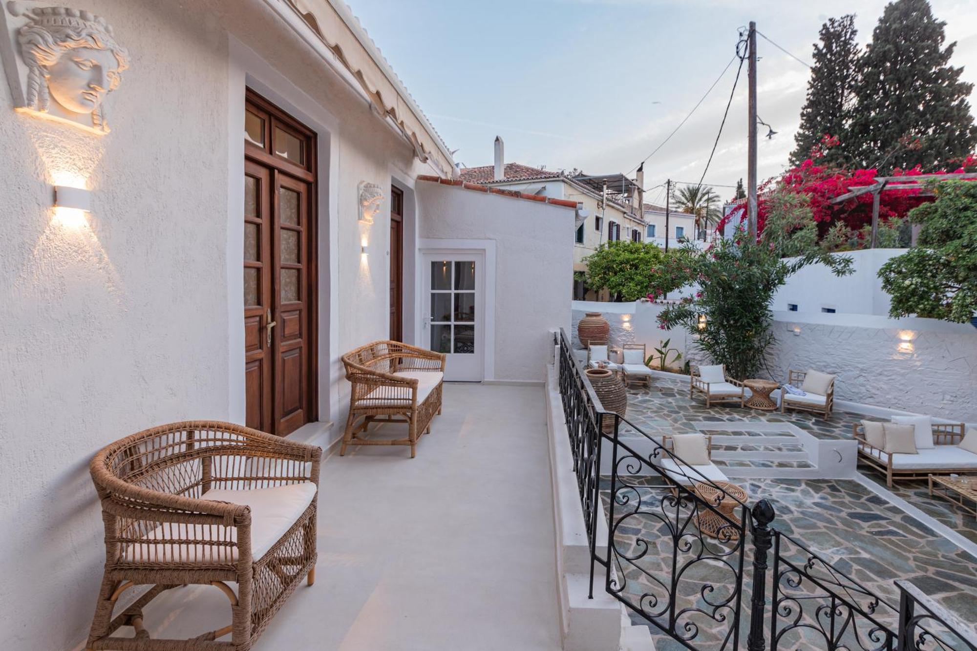 Готель Teresa Spetses Екстер'єр фото